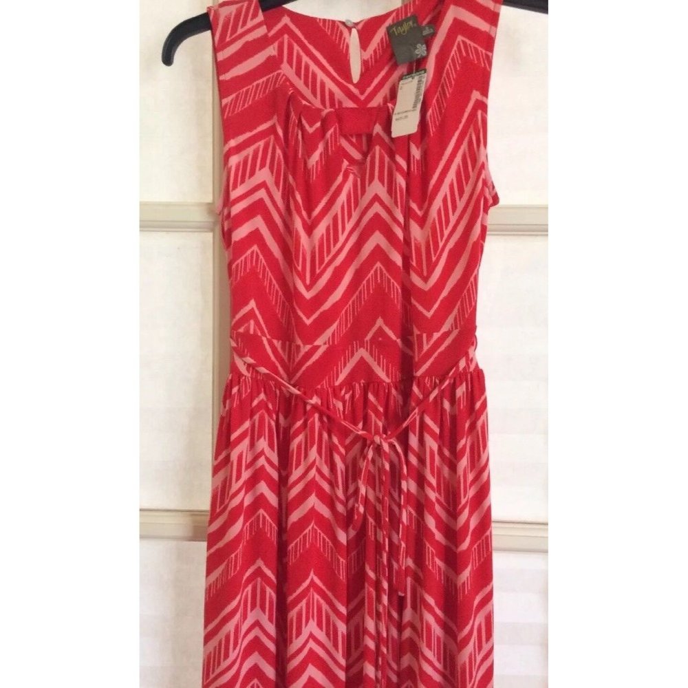 Taylor dress  size 2 red   polyester Red Dress  Women NEW With Tag  Vintage $125
